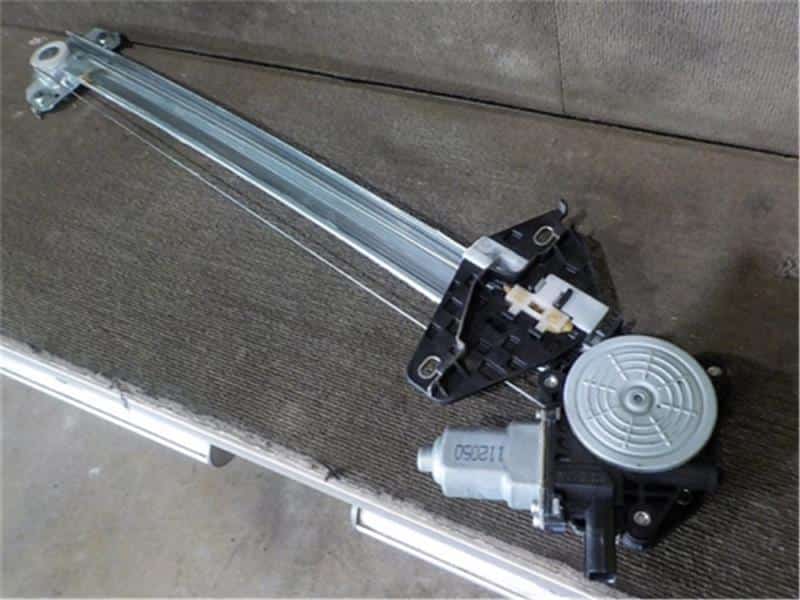 Front Left Door Window Regulator HONDA Freed Spike 2011 DAA-GP3 — photo 1