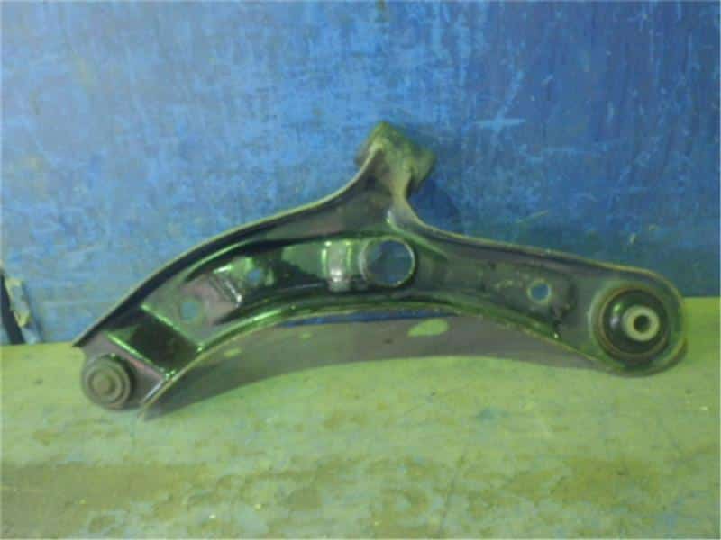 Front Right Lower Control Arm MITSUBISHI Delica D2 2014 DBA-MB15S — photo 2