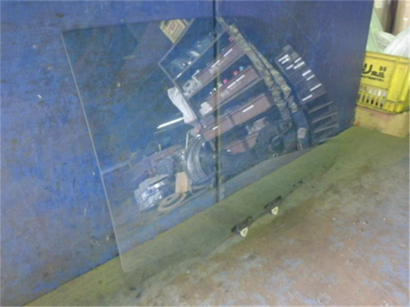 Front Right Door Auto Glass TOYOTA RAV4 1997 E-SXA10 — photo 1