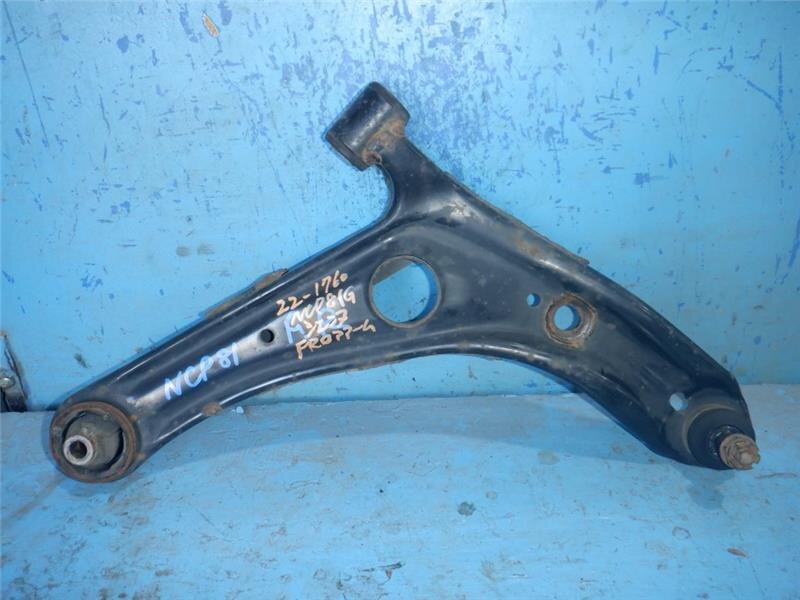 Front Right Lower Control Arm TOYOTA Sienta 2006 DBA-NCP81G — photo 1
