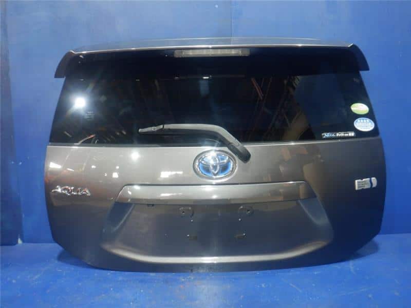 Back Door Assembly TOYOTA Aqua 2012 DAA-NHP10 — photo 1