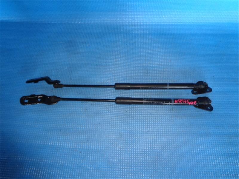 Trunk Damper TOYOTA Vitz 2016 DBA-NSP135 — photo 1