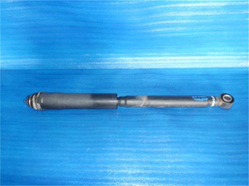 Rear Right Shock Absorber TOYOTA Estima 2000 GH-MCR40 — photo 1