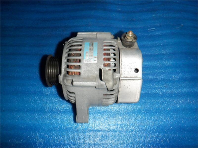 Alternator TOYOTA Vista 1998 GF-SV55 — photo 1