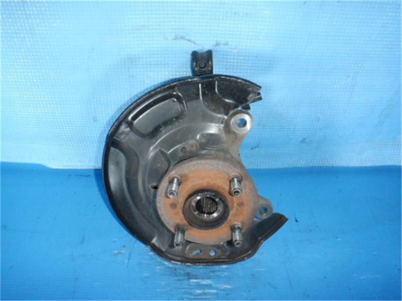 Front Right Knuckle Hub Assembly TOYOTA Probox Van 2015 DBE-NCP165 — photo 1
