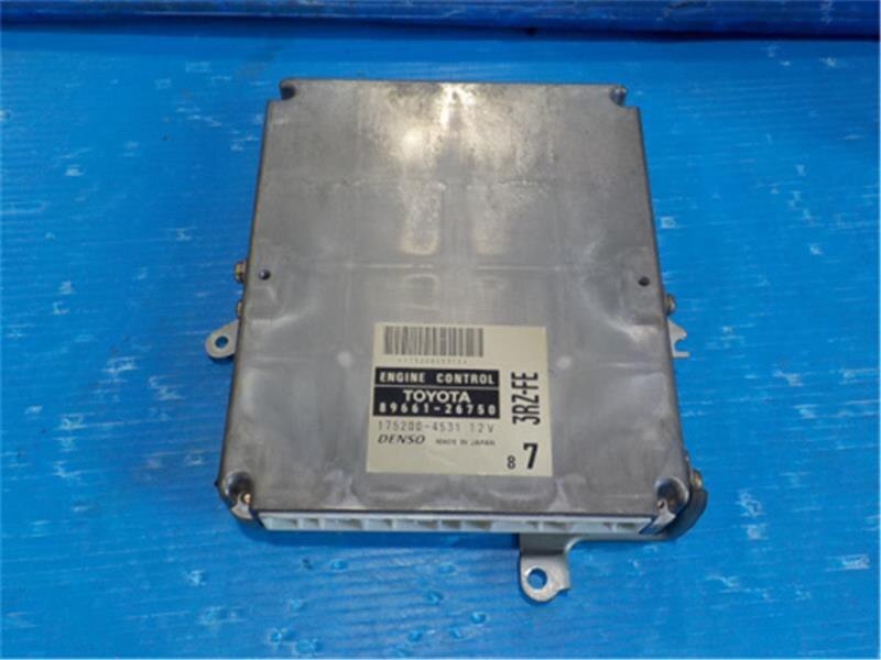 Engine Control Unit / ECU TOYOTA Hiace Regius 1999 GF-RCH47 — photo 1