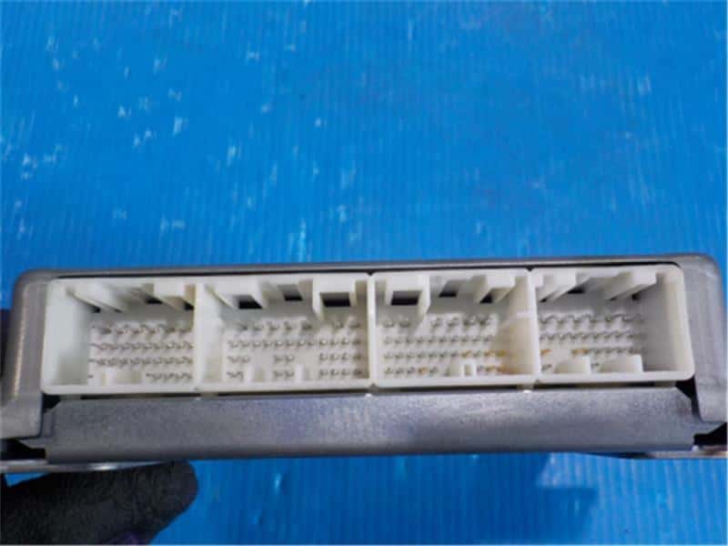 Engine Control Unit / ECU SUBARU Impreza 2011 DBA-GH3 22611AP643 — photo 2