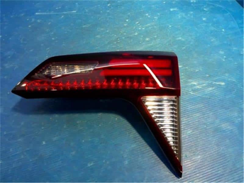 Right Tail Light HONDA Vezel 2014 DAA-RU4 — photo 1