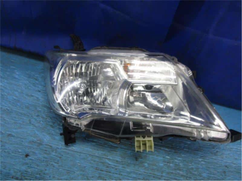 Right Headlight NISSAN Serena 2012 DBA-FC26 — photo 1