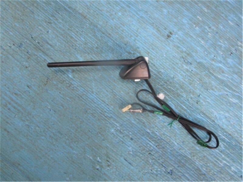 Antenna TOYOTA Raum 2003 UA-NCZ25 — photo 1