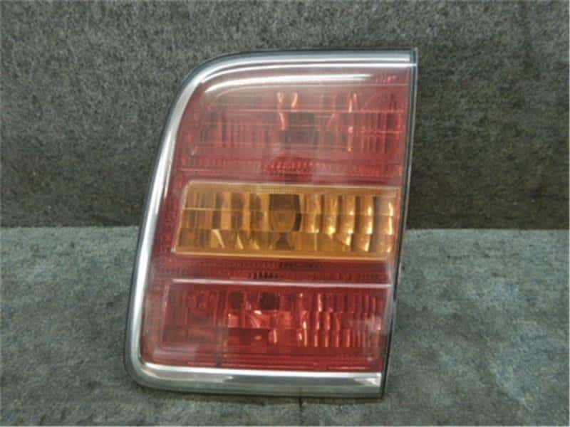 Right Tail Light TOYOTA Crown 2000 GH-JZS173W 8158131020 — photo 1