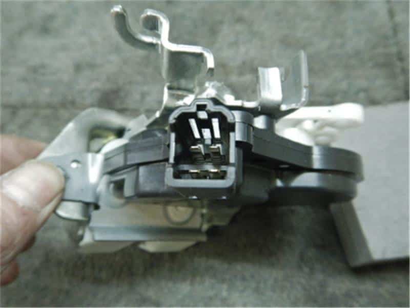 Back Door Lock Actuator MITSUBISHI Delica D2 2012 DBA-MB15S — photo 4