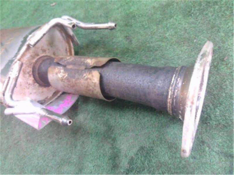 Exhaust Center Muffler NISSAN Tiida Latio 2007 DBA-SNC11 — photo 3