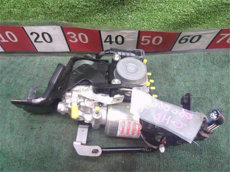 ABS Control Module TOYOTA C-HR 2017 DAA-ZYX10 — photo 1