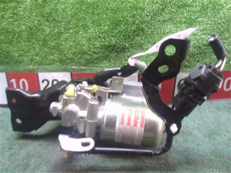 ABS Control Module TOYOTA C-HR 2017 DAA-ZYX10 — photo 2