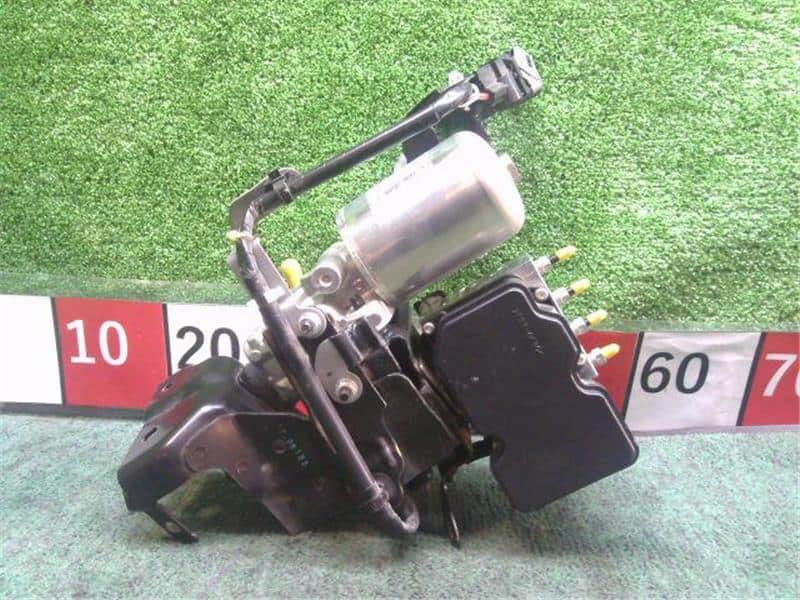 ABS Control Module TOYOTA C-HR 2017 DAA-ZYX10 — photo 6
