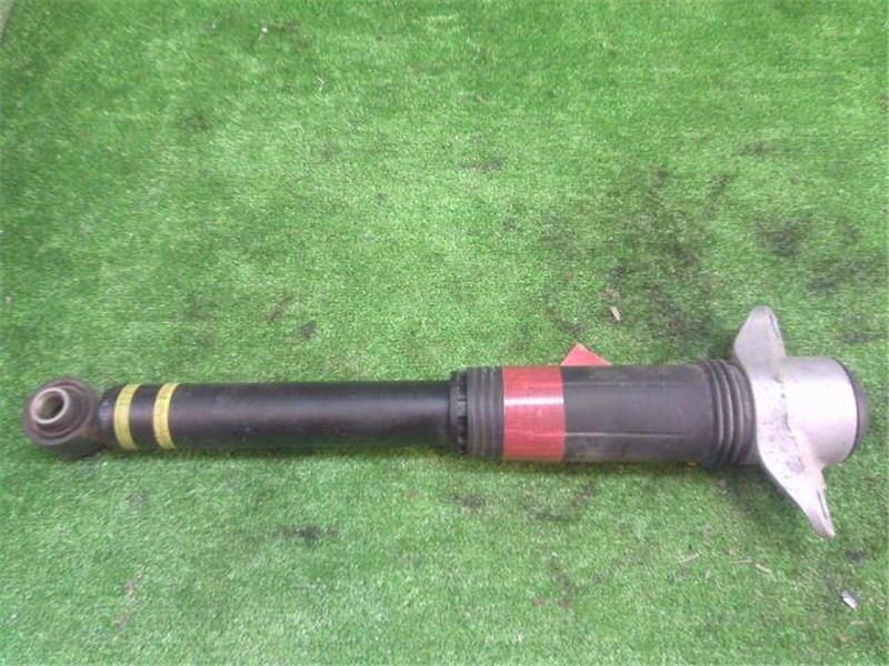 Rear Right Shock Absorber TOYOTA Prius 2016 DAA-ZVW50 — photo 1