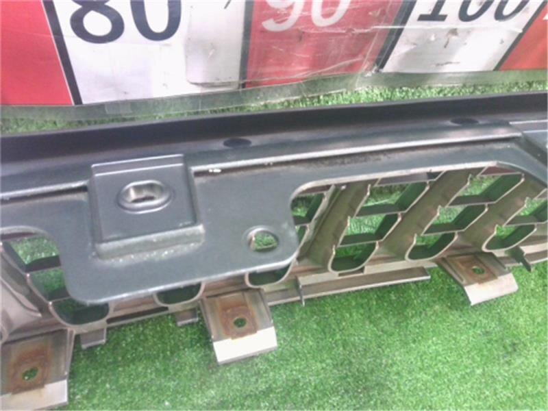 Radiator Grille TOYOTA Vanguard 2007 DBA-GSA33 — photo 6