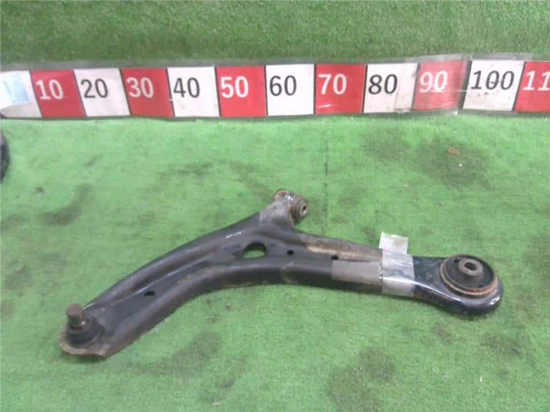 Front Left Lower Control Arm MAZDA Demio 2013 DBA-DE3AS — photo 1
