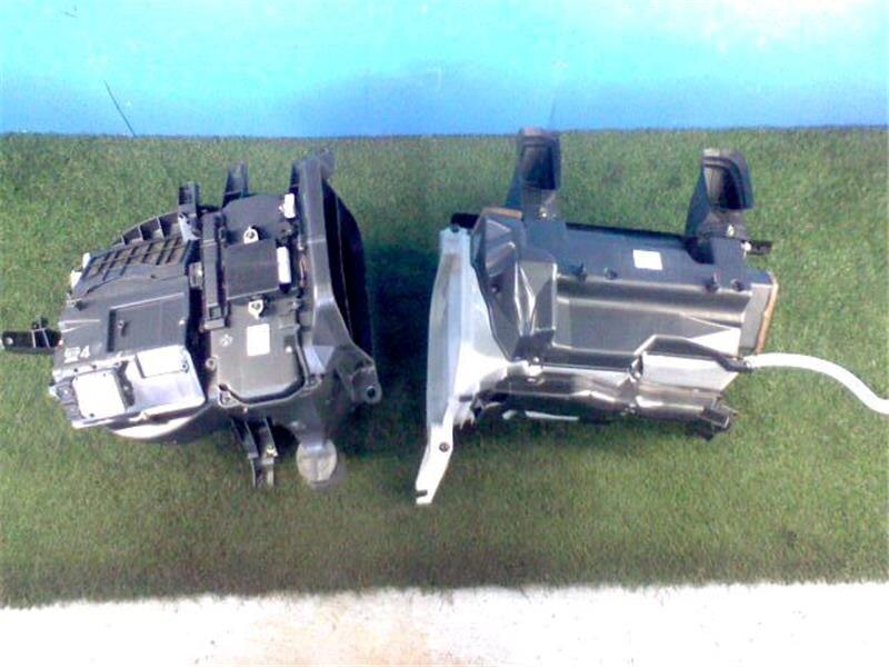Other Exterior Parts TOYOTA Land Cruiser 1998 GF-UZJ100 — photo 2