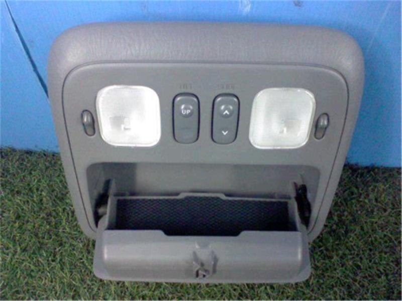 Light TOYOTA Land Cruiser 2002 GF-UZJ100 — photo 2