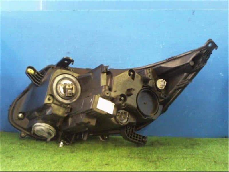 Right Headlight HONDA Step Wagon 2015 DBA-RP2 33100TAAN01 — photo 2