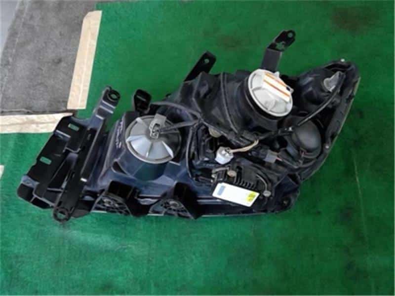 Right Headlight HONDA Step Wagon 2012 DBA-RK6 — photo 2