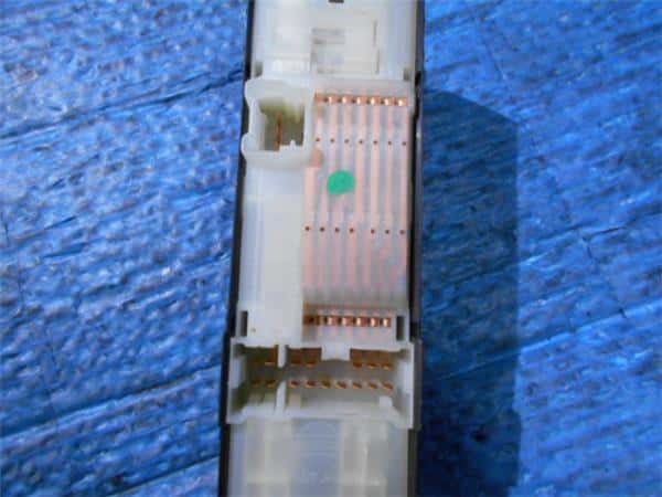 Power Window Switch NISSAN Liberty 2000 GF-PM12 — photo 2