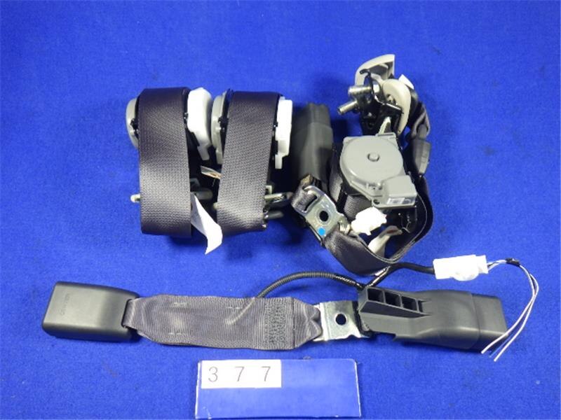 Rear Seat Seat Belt TOYOTA Passo 2016 DBA-M700 — photo 1
