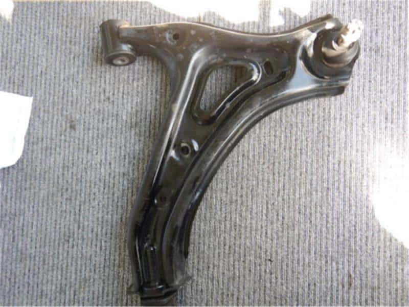 Front Right Lower Control Arm HONDA Acty 2014 EBD-HA9 — photo 1