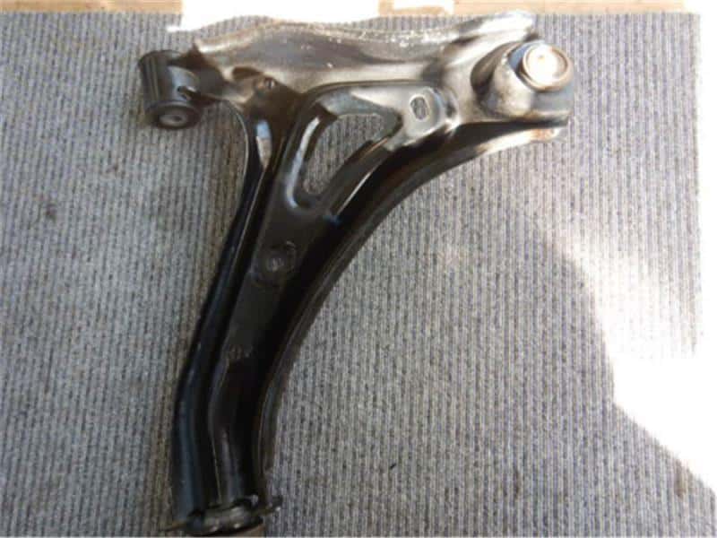Front Left Lower Control Arm HONDA Acty 2014 EBD-HA9 — photo 2
