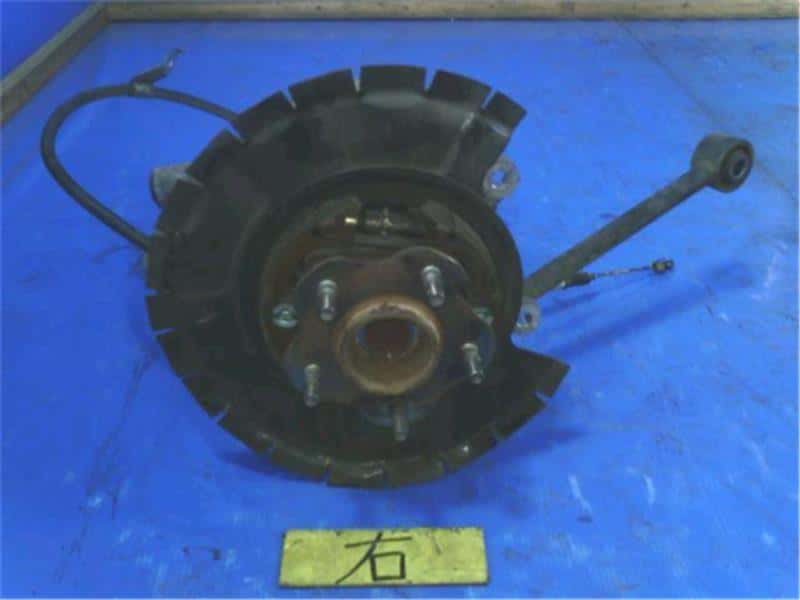 Rear Right Knuckle Hub Assembly NISSAN Fairlady Z 2004 CBA-Z33 — photo 1