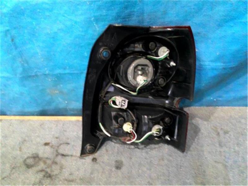 Left Tail Light TOYOTA Porte 2013 DBA-NCP141 — photo 2