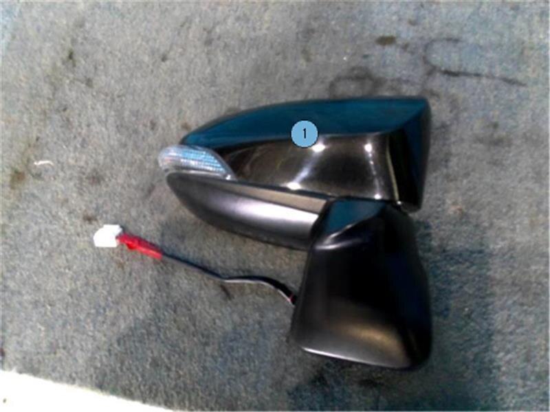 Right Side Door Mirror TOYOTA Spade 2015 DBA-NCP141 — photo 1