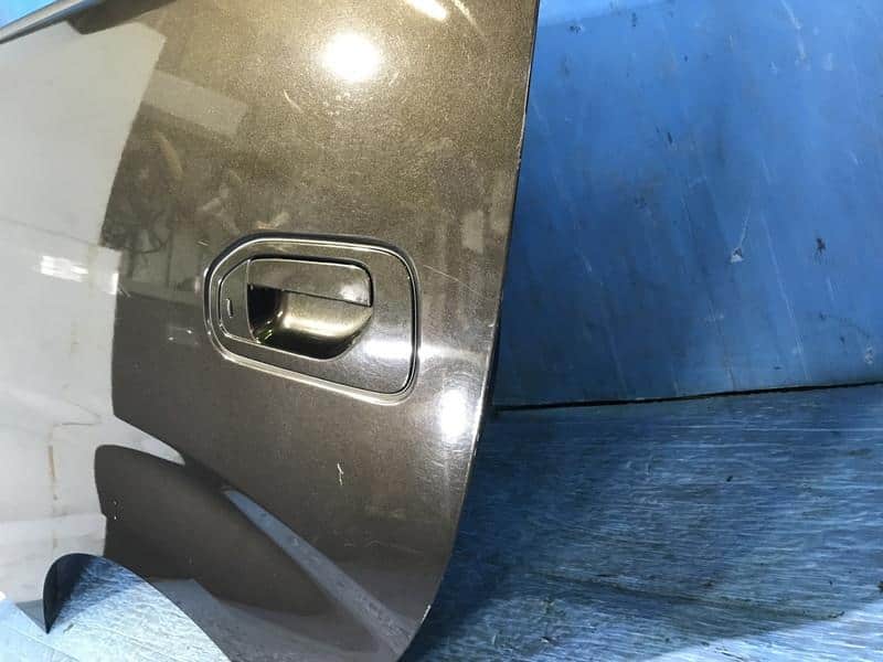 Front Left Door Assembly NISSAN Nv350 — photo 3