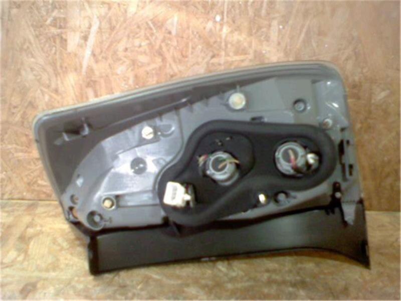 Left Tail Light TOYOTA Prius 2012 DAA-ZVW30 — photo 2