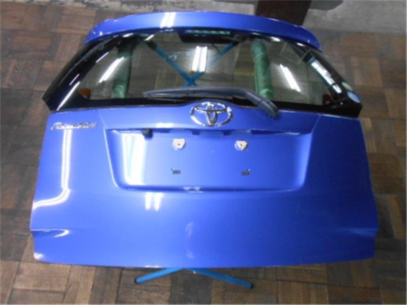 Back Door Assembly TOYOTA Ractis 2011 DBA-NCP120 — photo 1