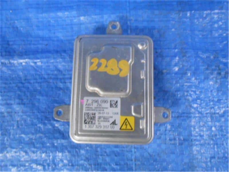 HID Control Unit BMW 3 Series 2013 DBA-3B20 — photo 1