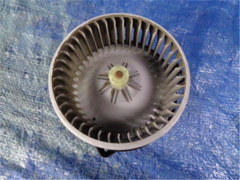 Blower Motor ISUZU ELF 2014 TKG-NMR85AN — photo 1