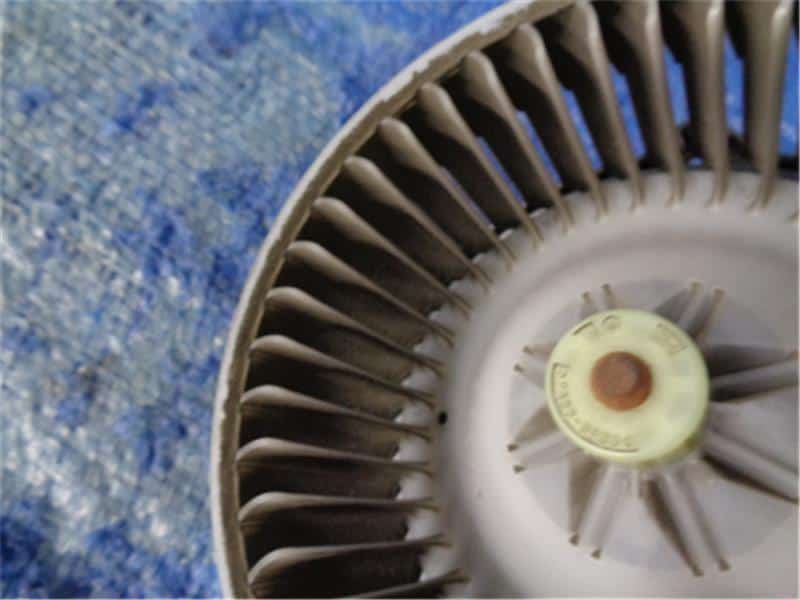 Blower Motor ISUZU ELF 2014 TKG-NMR85AN — photo 2
