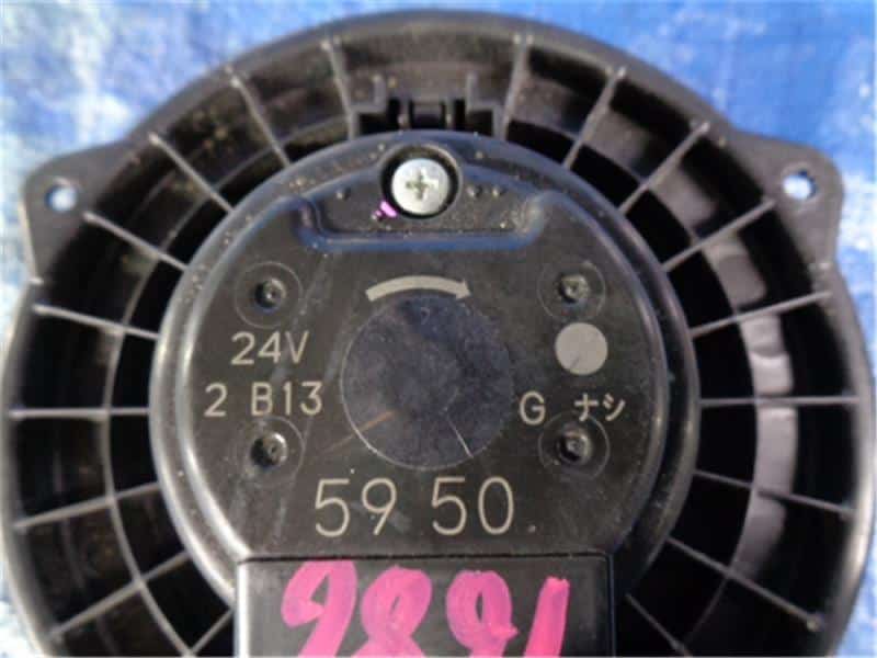 Blower Motor ISUZU ELF 2014 TKG-NMR85AN — photo 3