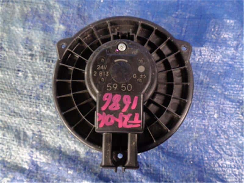 Blower Motor ISUZU ELF 2014 TKG-NMR85AN — photo 4