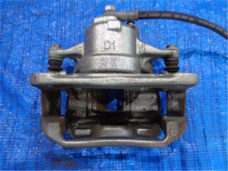 Front Right Brake Caliper TOYOTA C-HR 2019 DAA-ZYX10 — photo 2