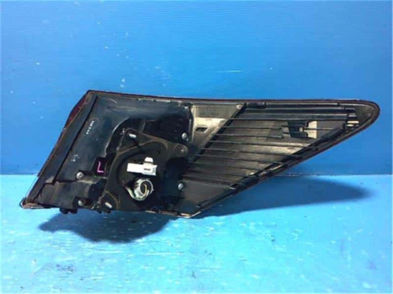 Left Tail Light TOYOTA Crown 2016 DBA-GRS210 8156030D11 — photo 2