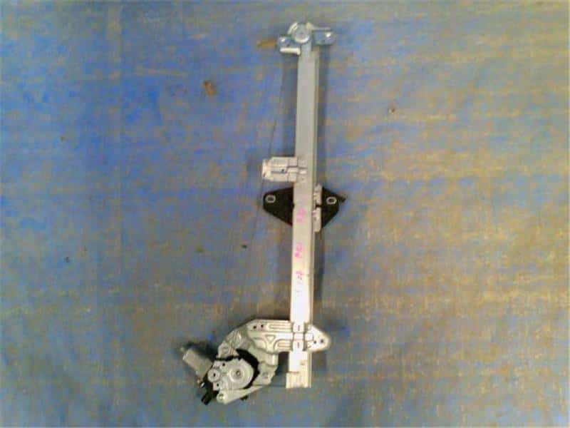 Front Right Door Window Regulator HONDA Step Wagon 2009 DBA-RK1 — photo 1