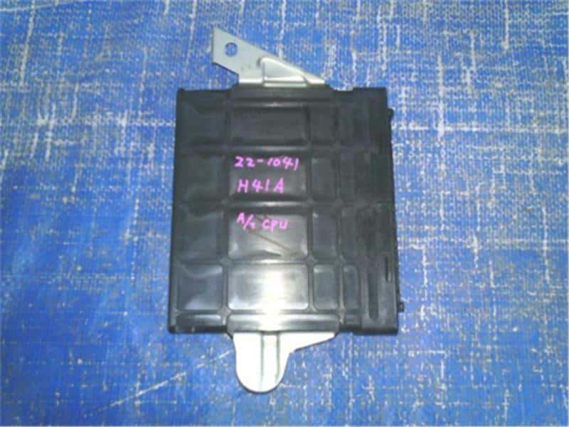 Engine Control Unit / ECU MITSUBISHI Toppo Bj 2001 GF-H41A — photo 4