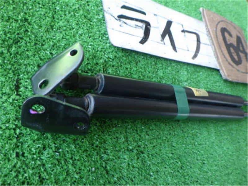 Trunk Damper HONDA Life 2012 DBA-JC1 — photo 2