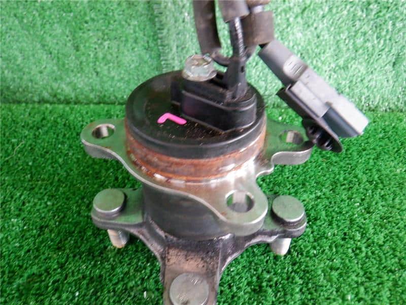 Rear Left Knuckle Hub Assembly MAZDA Flare Crossover 2020 5AA-MS92S 1A1233061 — photo 3