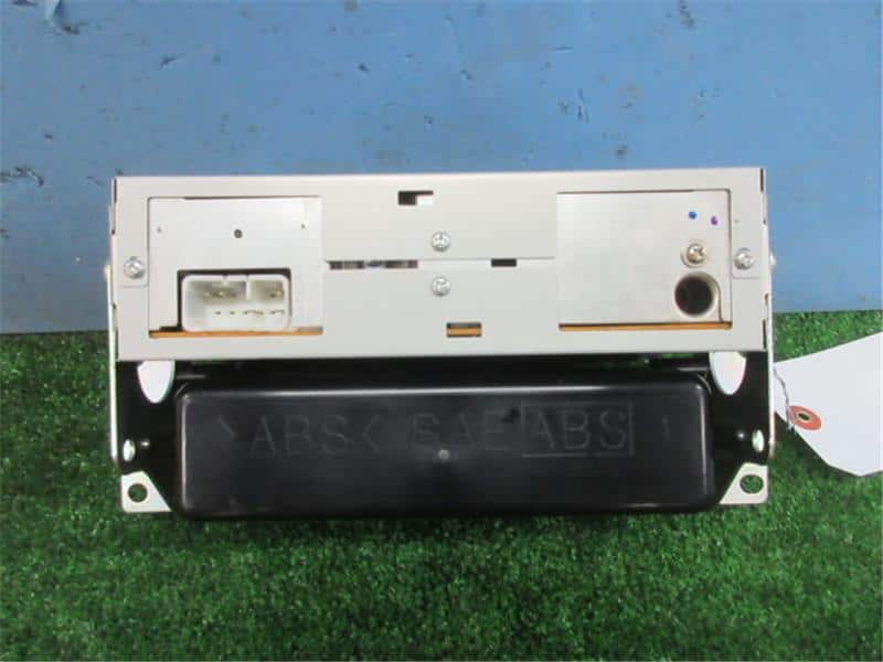 Radio Player DAIHATSU Hijet 2012 EBD-S201P — photo 4