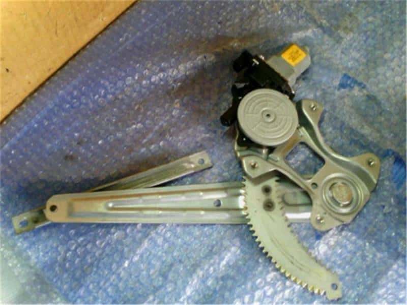 Rear Left Door Window Regulator NISSAN Note 2017 DAA-HE12 — photo 1